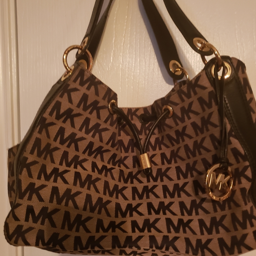 Michael Korea purse